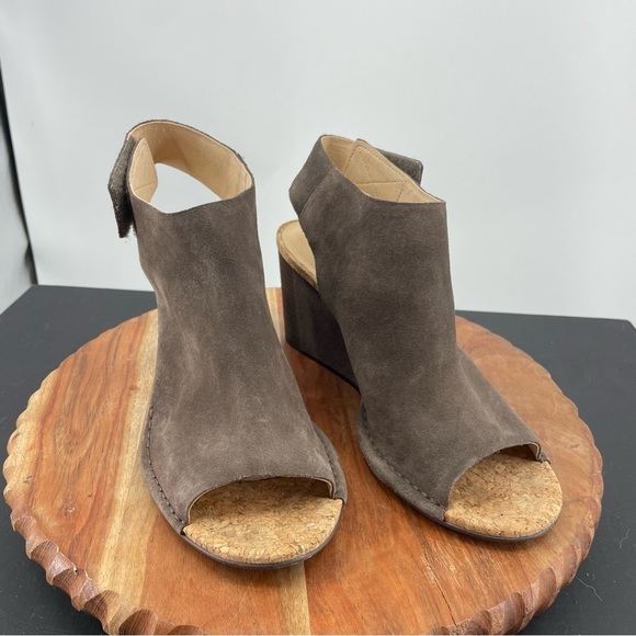 Clarks Cusion Suede Cork Wedges Slingback Sandals brown taupe 10 peep toe - Picture 2 of 7